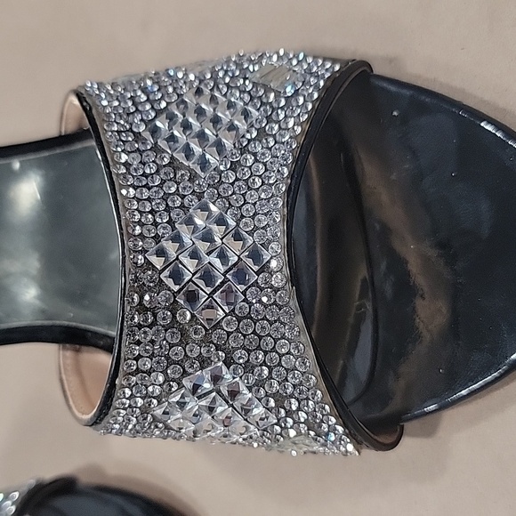 Zara Basic Rhinestone Heels Black Shoe with Gold Heel. Absolutely Stunning Shoe! - Picture 2 of 7